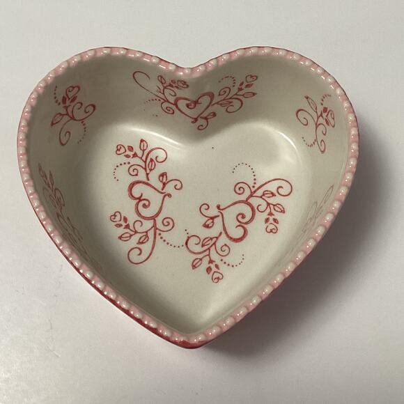 Vintage Temptations Heart Shaped Ramekin Baking Dish Lid Floral Lace Trinket Box - Picture 3 of 10